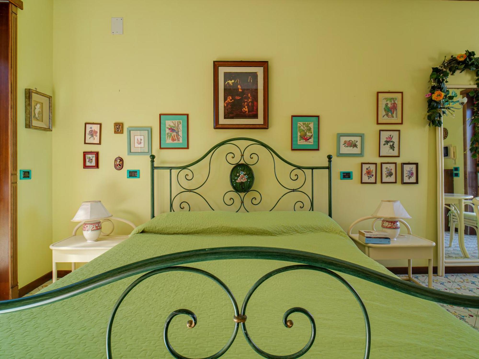 Casa Rossella Casa Con Giardino By Italianhost Capri